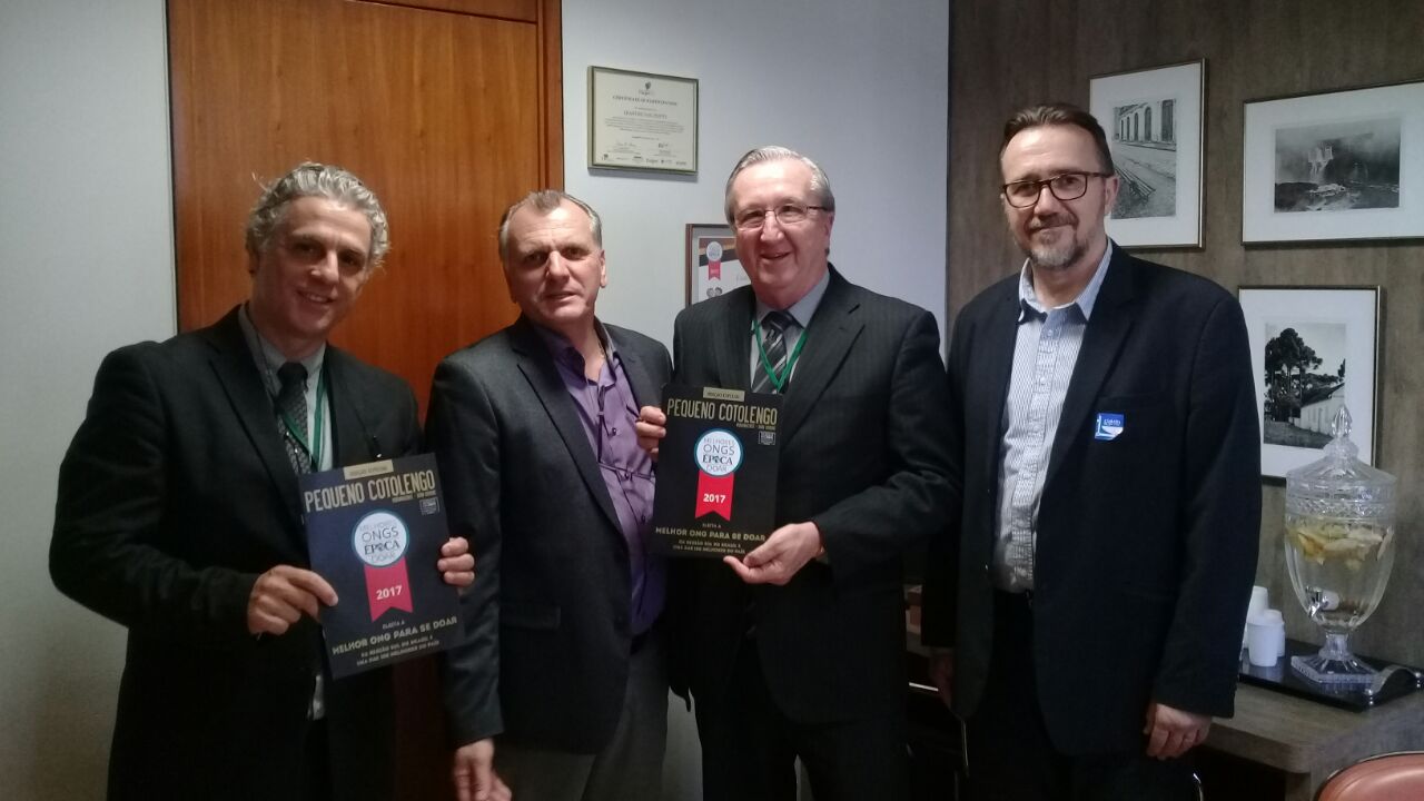 Diretoria do Pequeno Cotolengo visita gabinete da deputada Leandre em Brasília